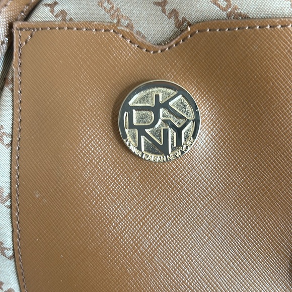 DKNYC Signature Tote - Picture 8 of 9